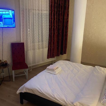 Suite Stay Яш Екстериор снимка
