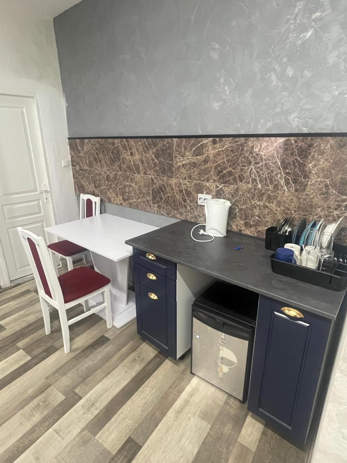 Suite Stay Яш Екстериор снимка